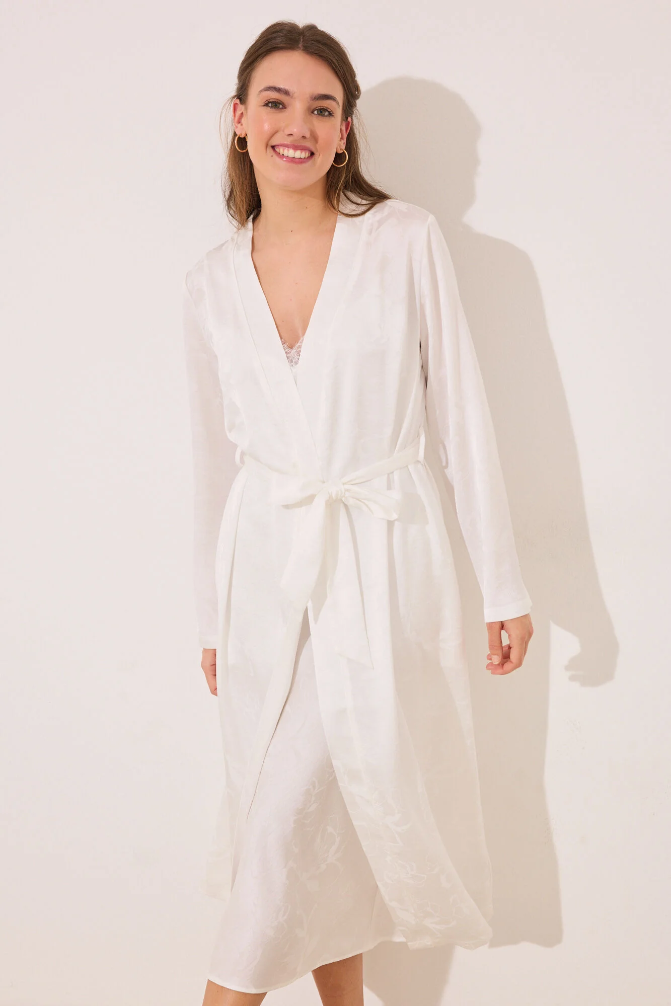 White long satin robe - Image 5