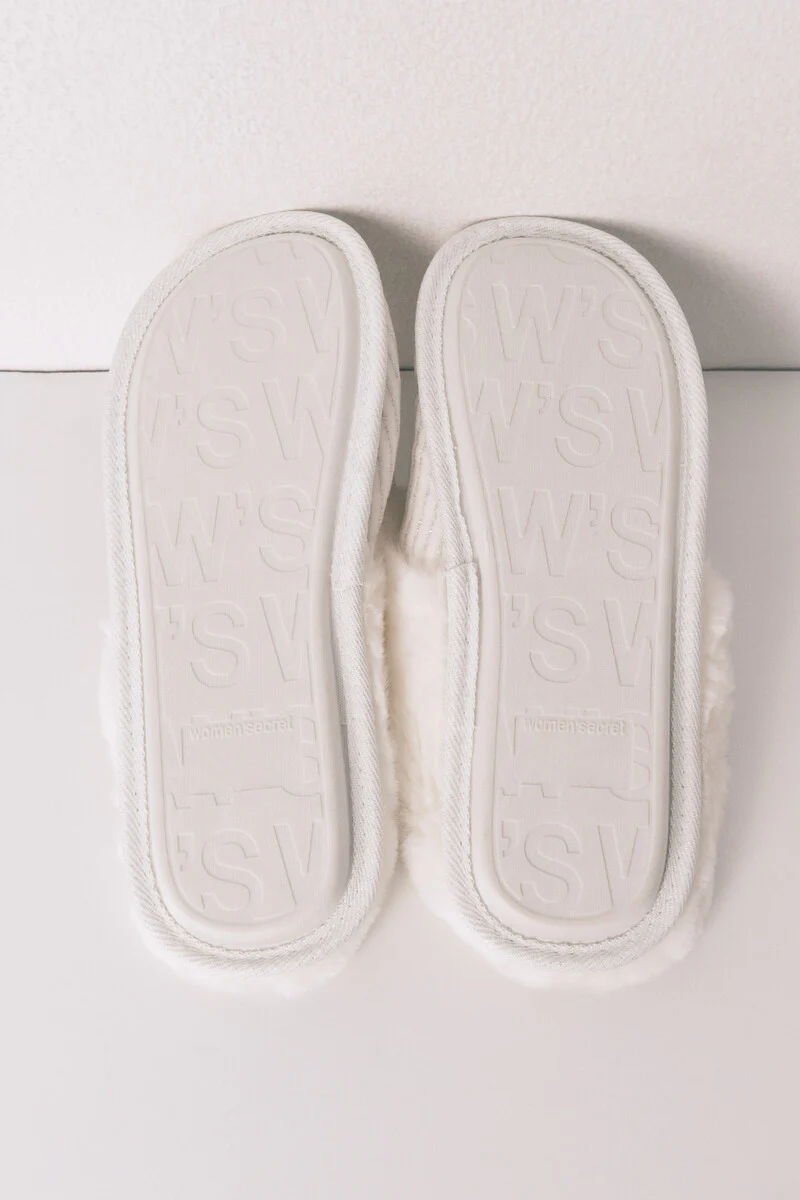 White lurex fur ribbed slippers - Image 2