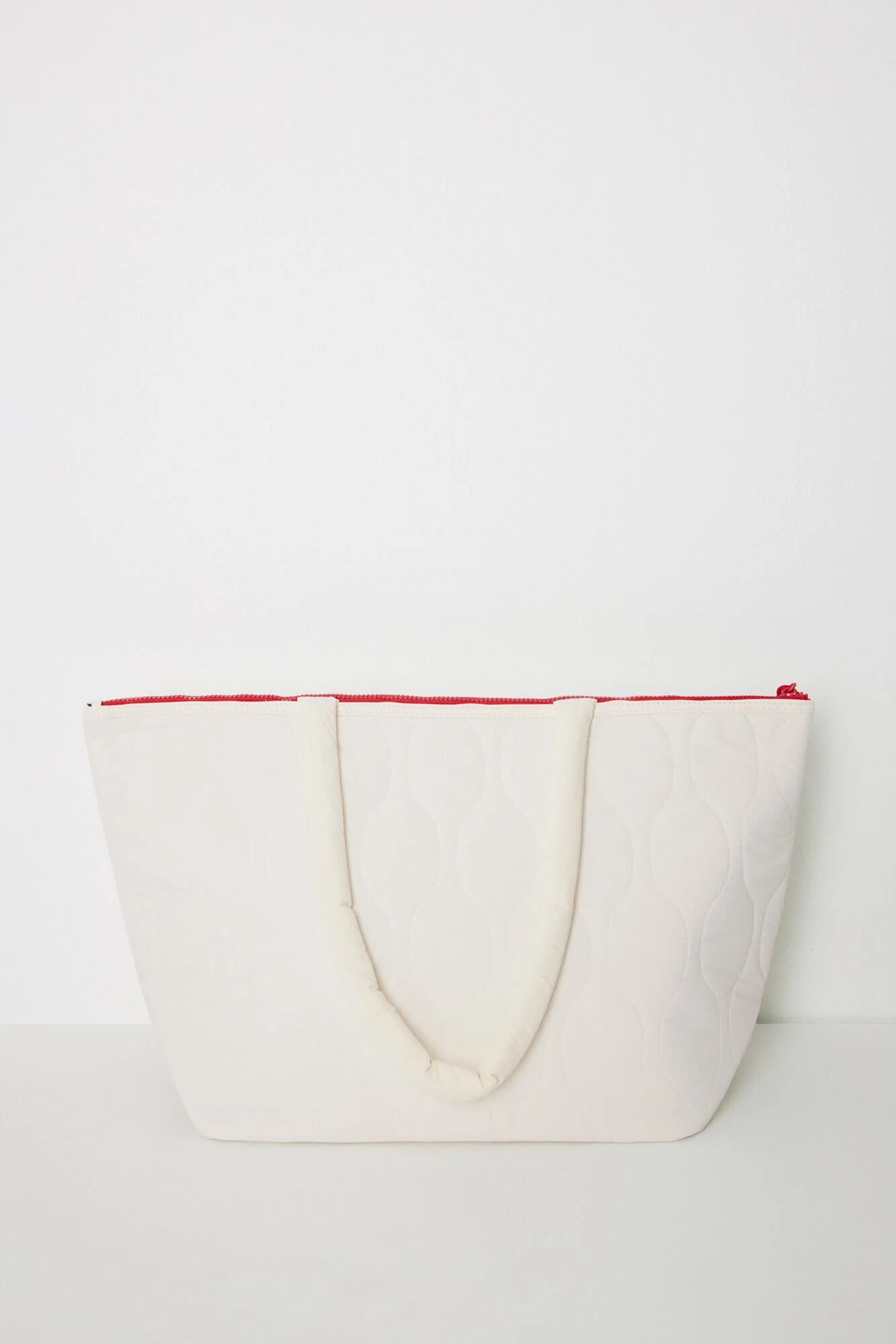 White padded nylon bag - Image 3