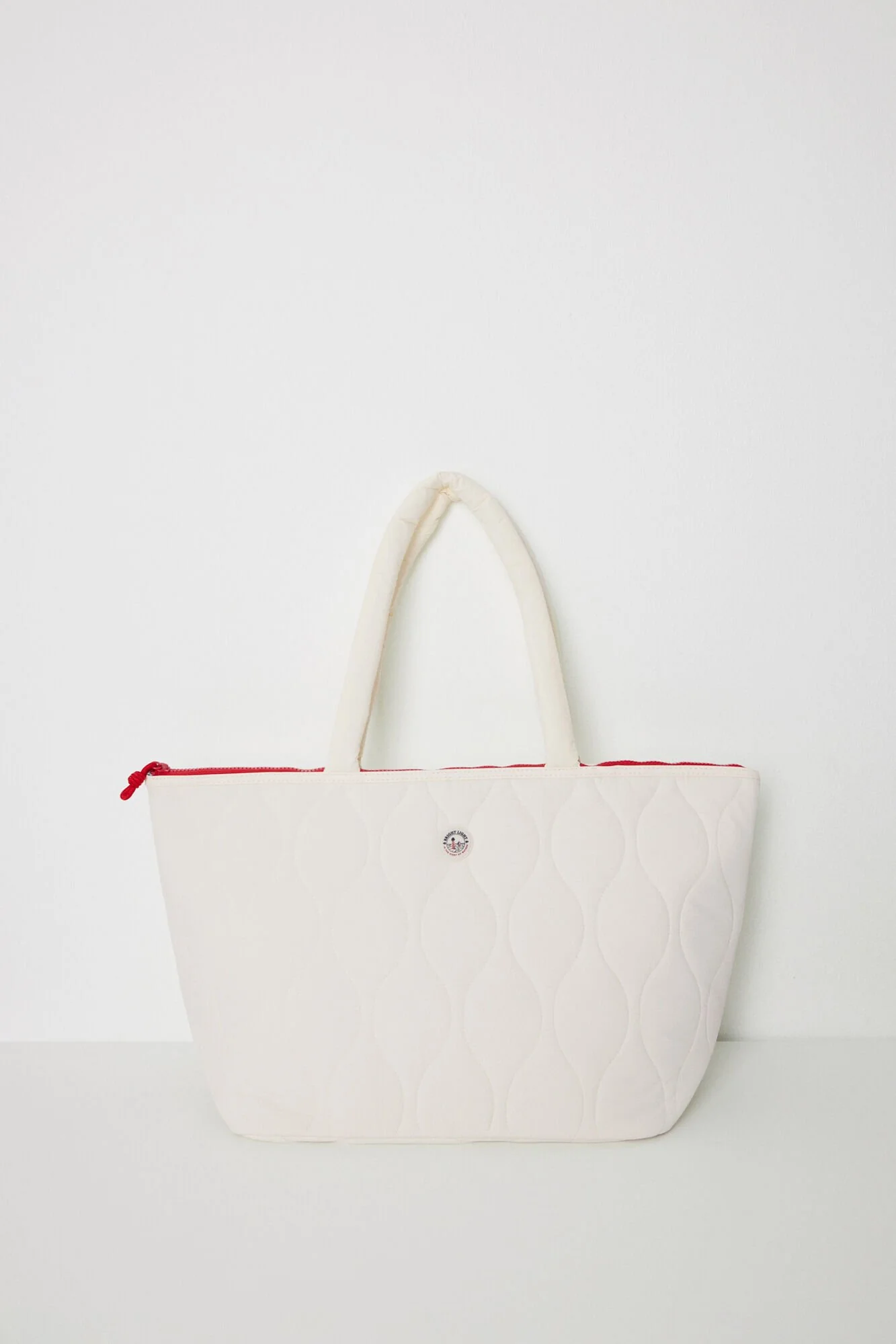 White padded nylon bag - Image 4