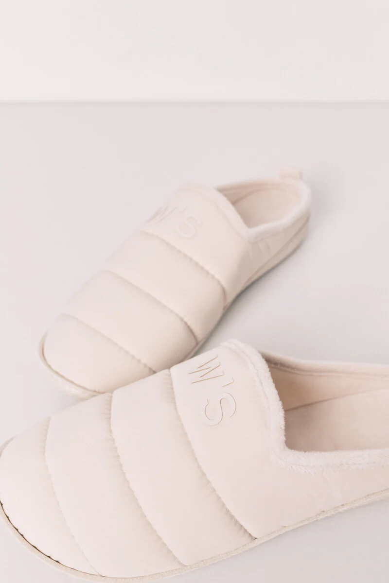 White puffer slippers - Image 2