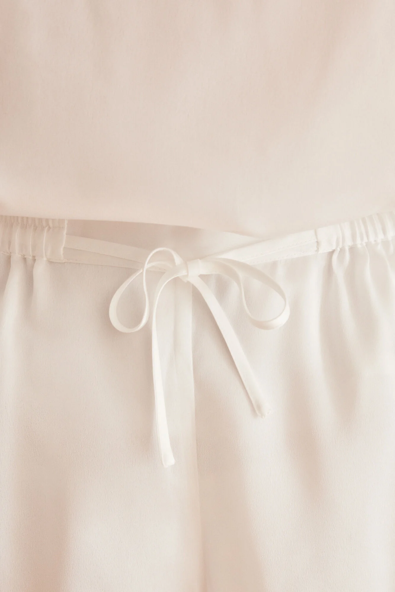 White short satin pyjamas - Image 3