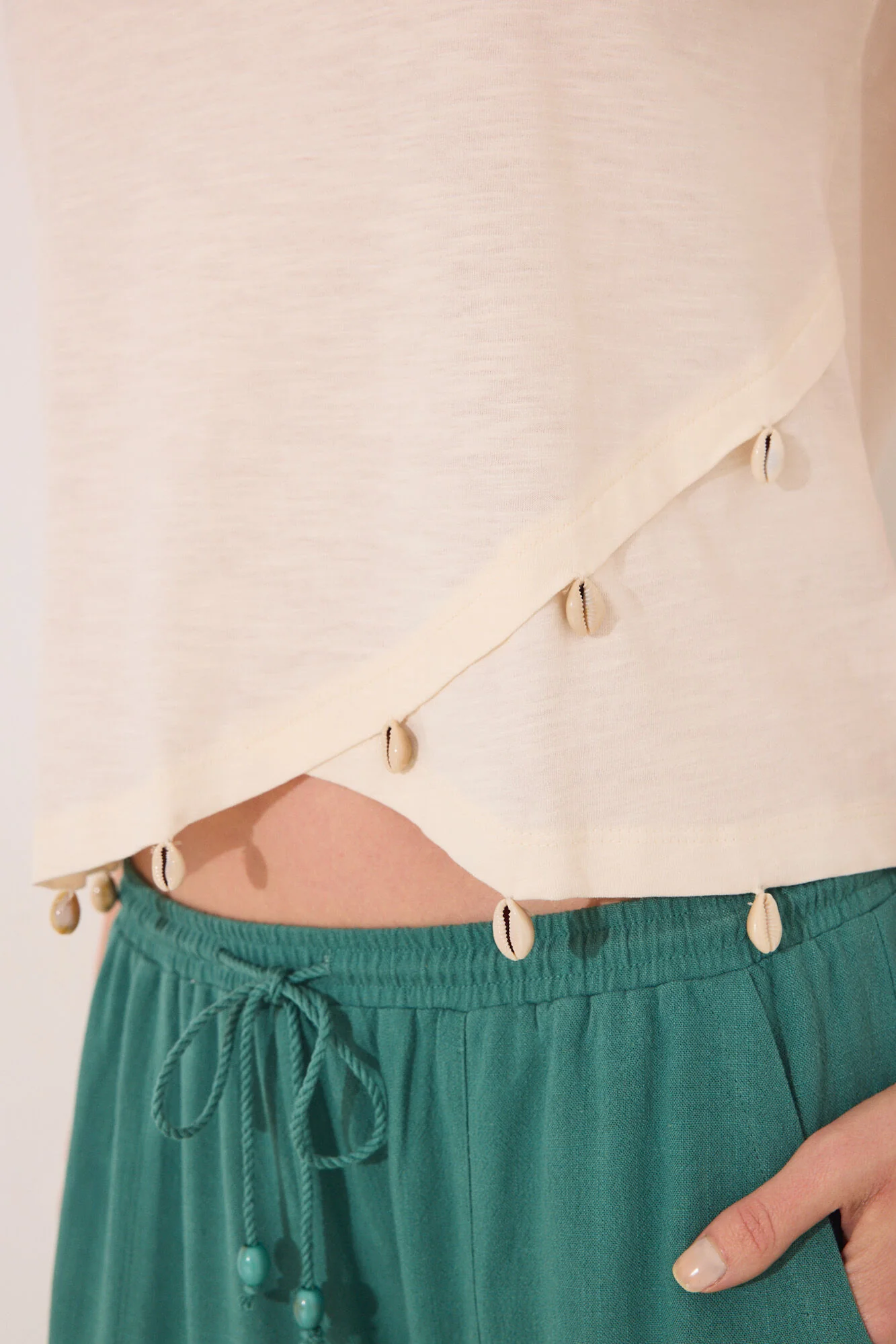 White sleeve T-shirt - Image 3