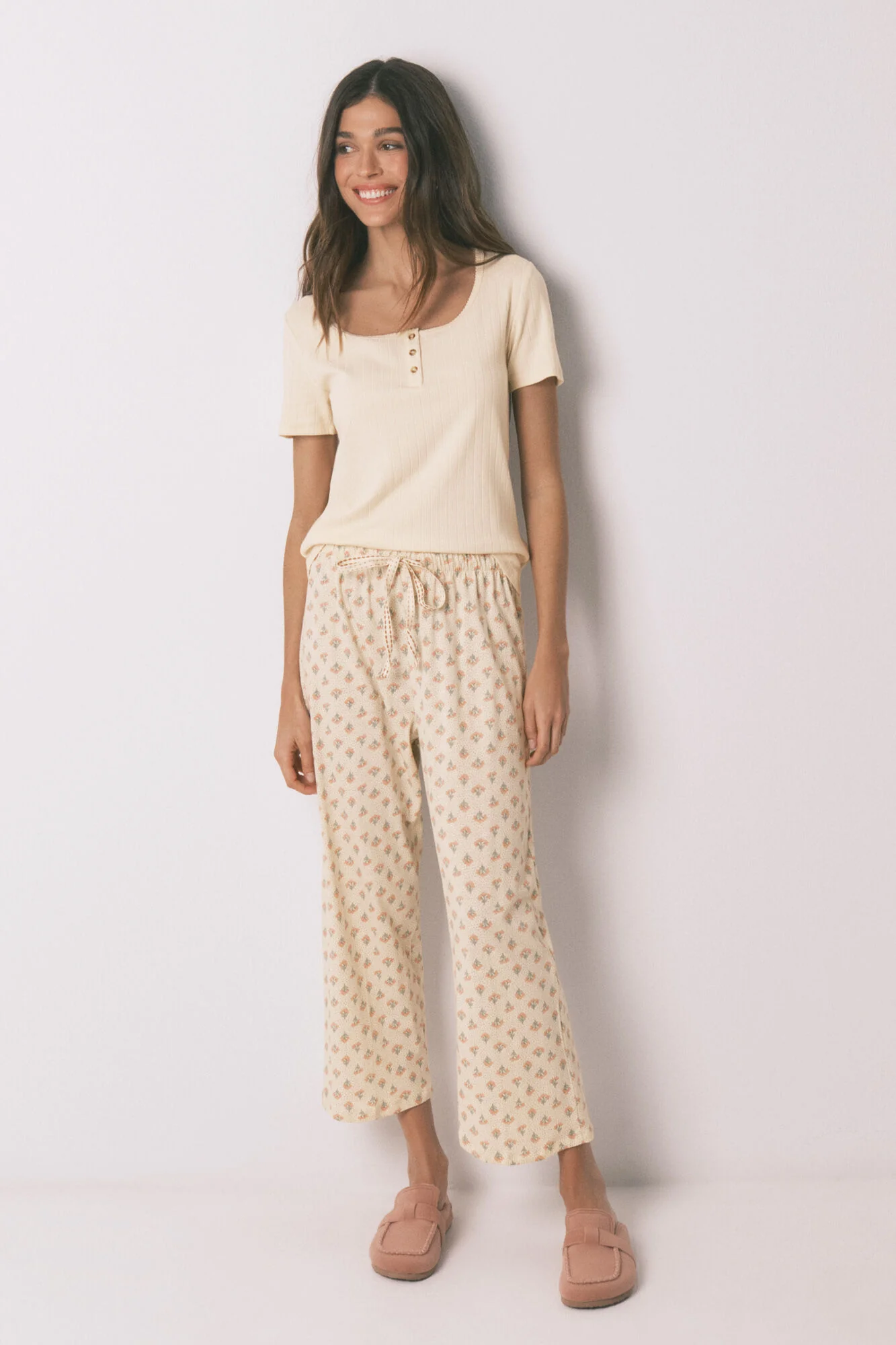 Yellow cotton floral print capri pyjamas