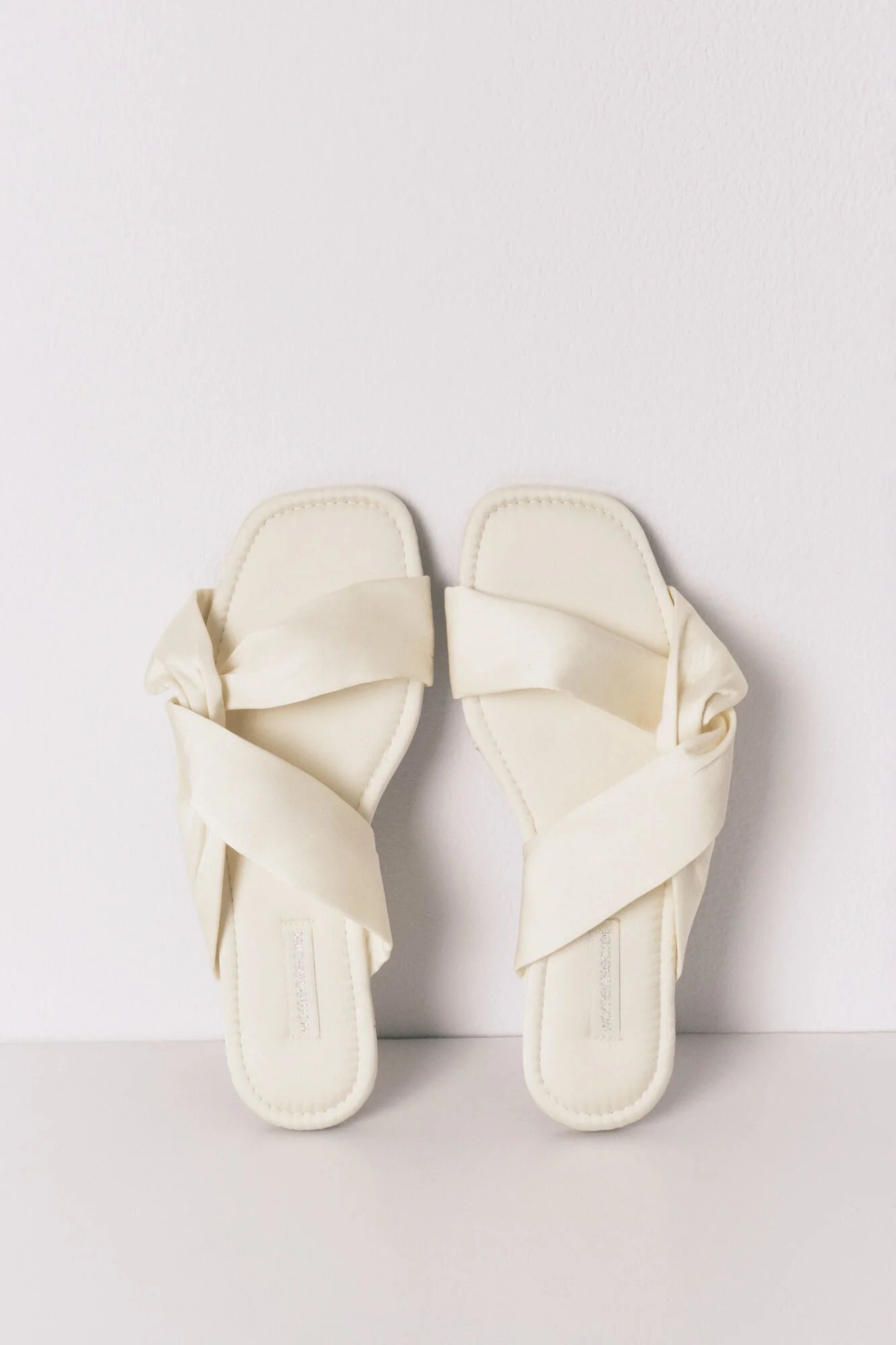 Yellow satin knot slippers - Image 2