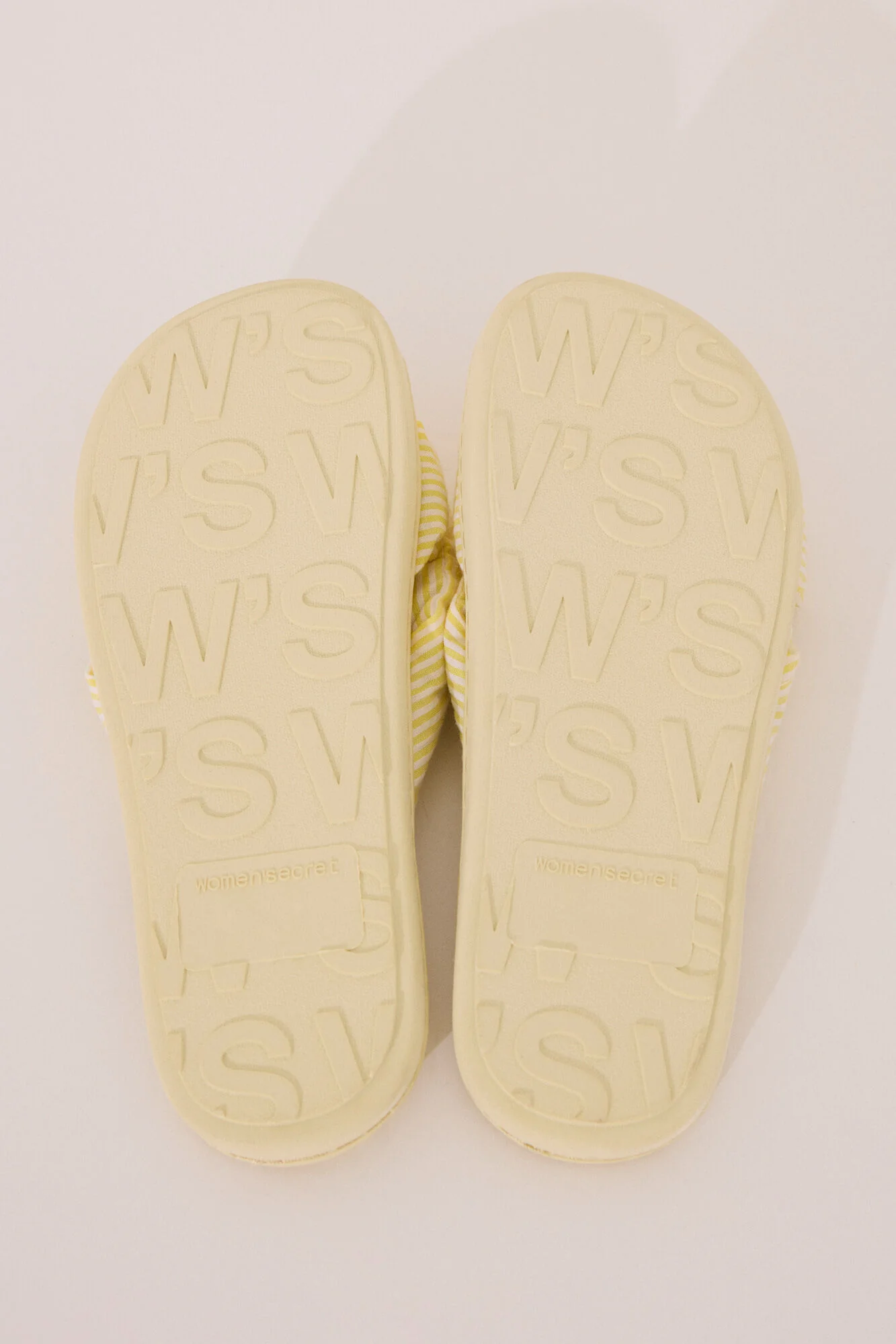 Yellow seersucker slippers - Image 3